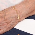 PULSEIRA CORAÇÃO VAZADO PONTO DE LUZ BANHADO A OURO