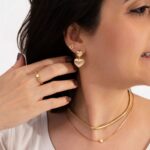 CORAÇÃO VAZADO TAM M BANHADO A OURO
